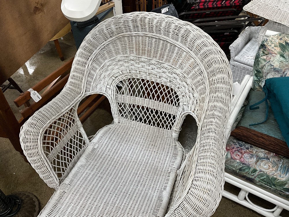 White Wicker Chaise
