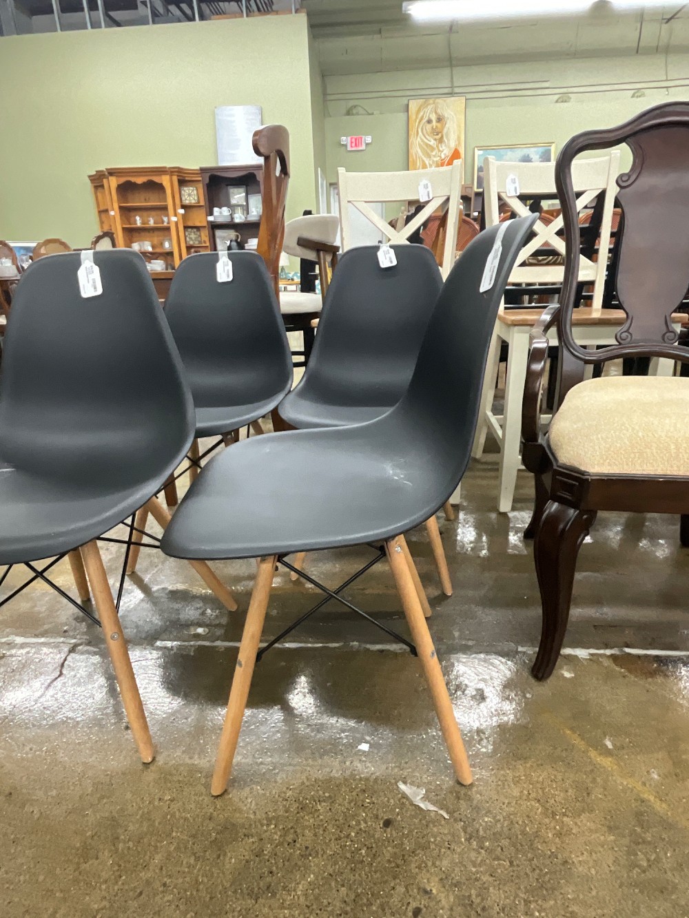 Black Bucket Chair