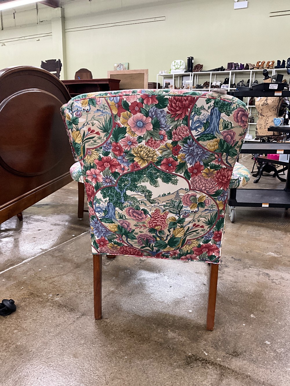 Accent Chair w/ Padded Arms