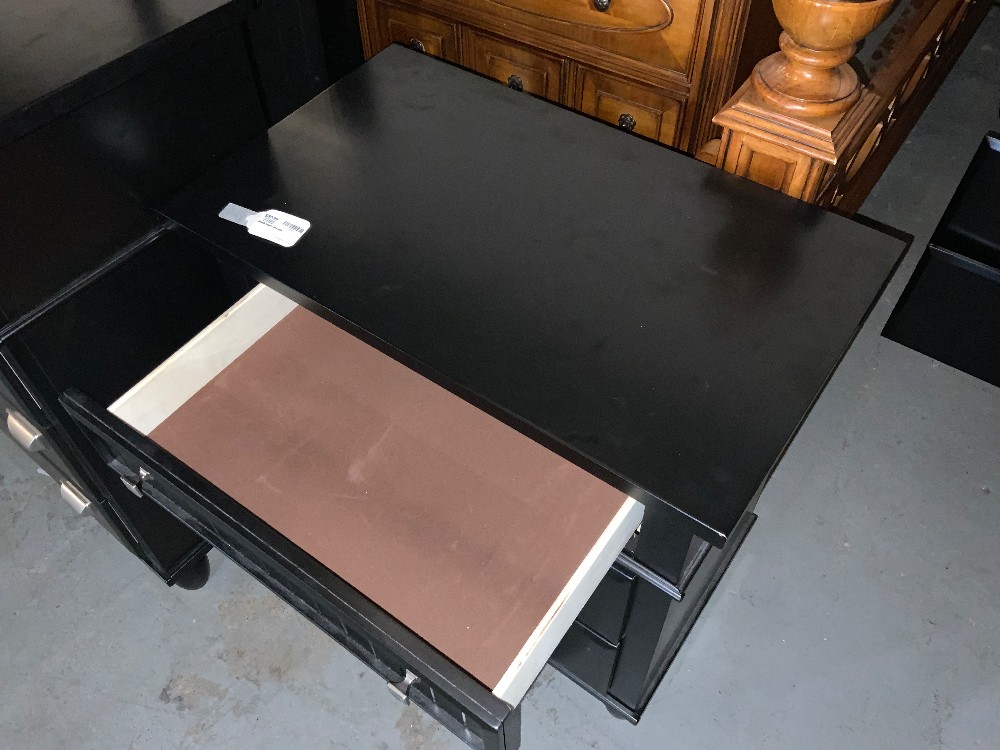 Black Night Stands