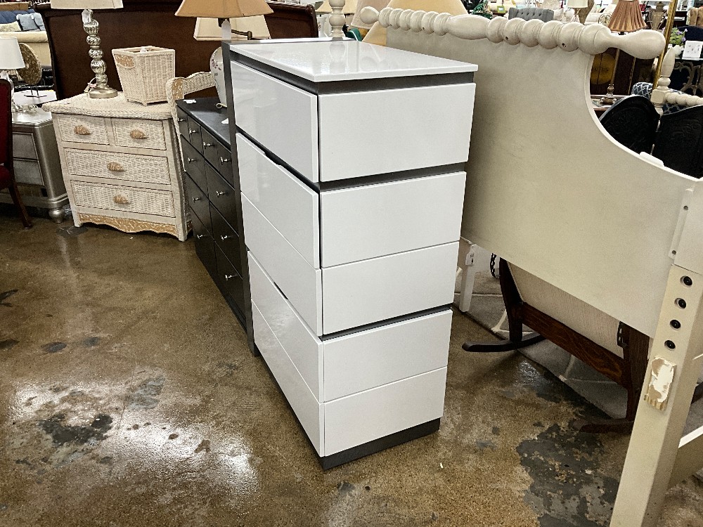 Furniture of America White & Grey Dresser