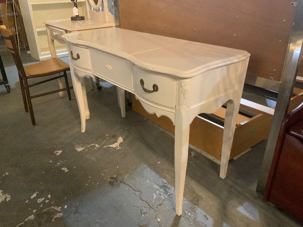 White Vanity *As is