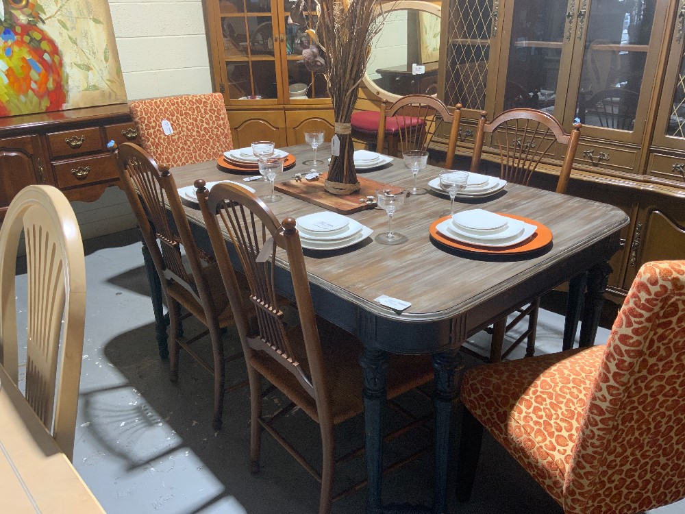 Set of 4 Spindle Back Dining Chairs
