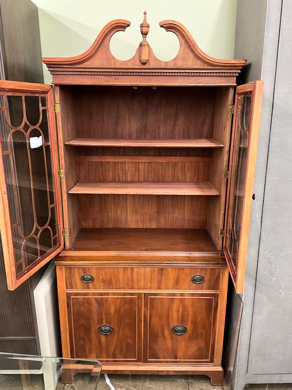 1pc Hutch