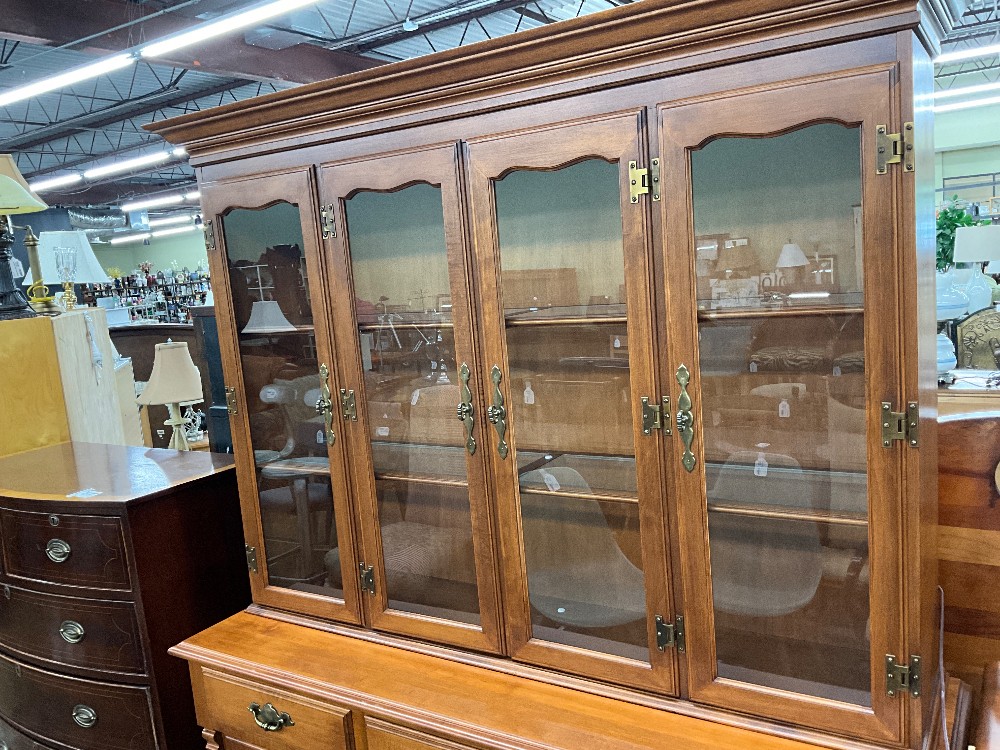 Young Republic 2pc Hutch