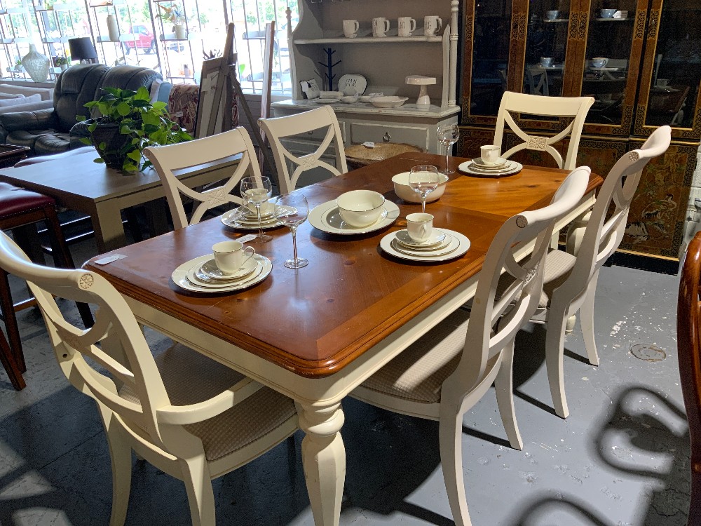 Dining Table w/ 6 Chairs