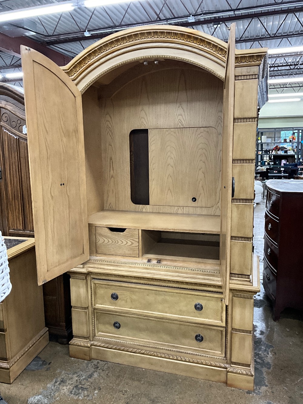 Collezione Europa Cream Armoire
