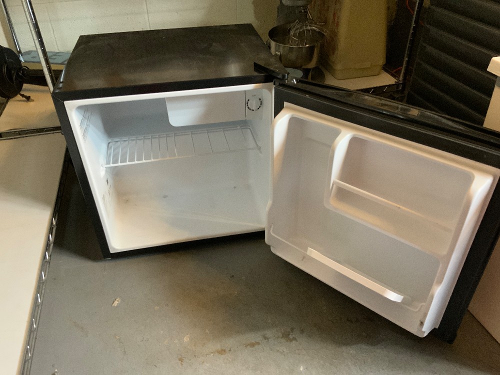 Midee Small Refrigerator