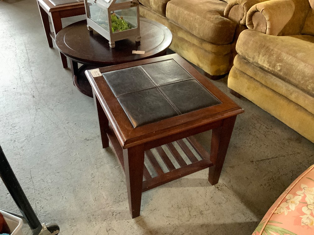 End Table w/ Leather Inlay