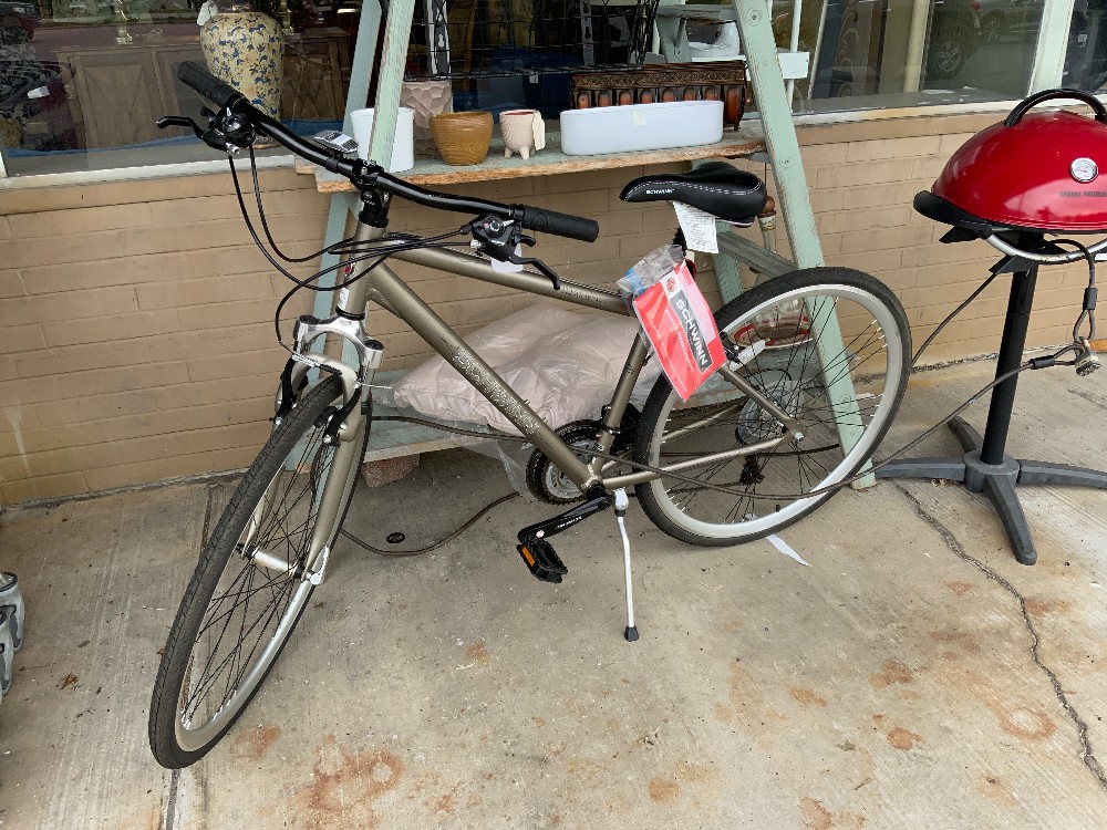 Schwinn Pacific Trailway 28