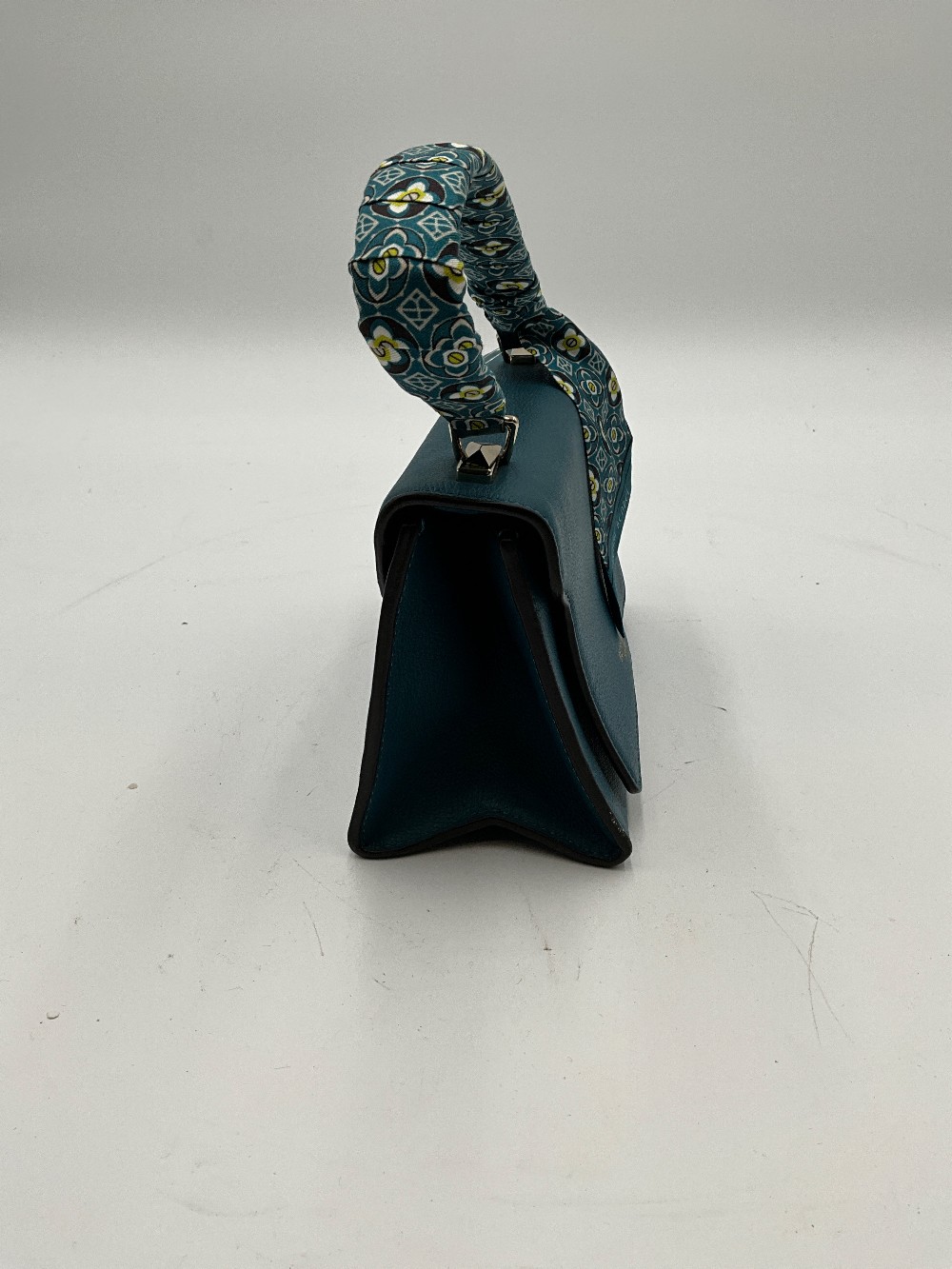 Henri Bendel NWOT Wrapped Scarf