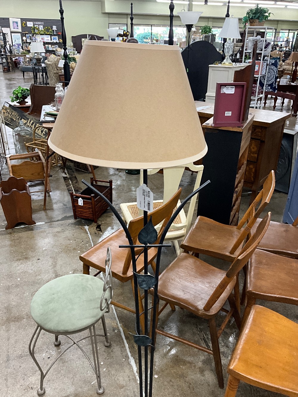 Black Leaf Metal Floor Lamp W/ Shade