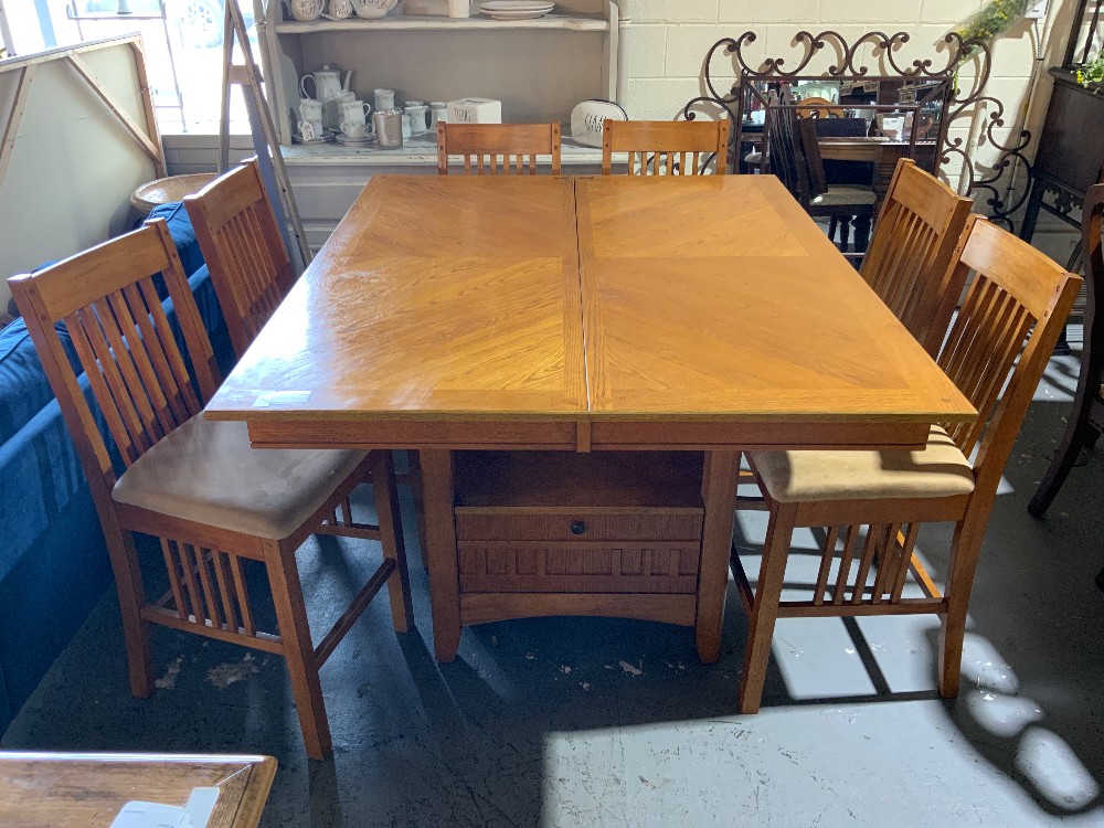 Pub Table w/ 6 Chairs