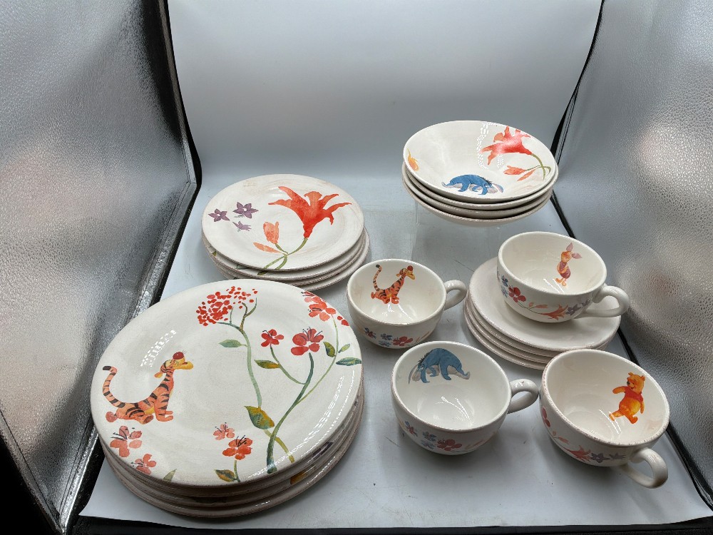 Winnie The Pooh 20 Piece Dish Set