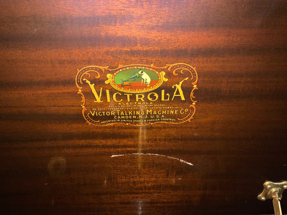 1900 Vitrola