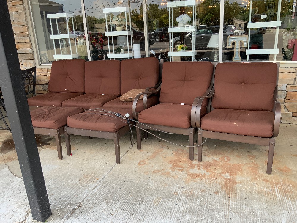 Lg Outdoor Bench , 2 Chairs and 2 Ottomans with Cushions