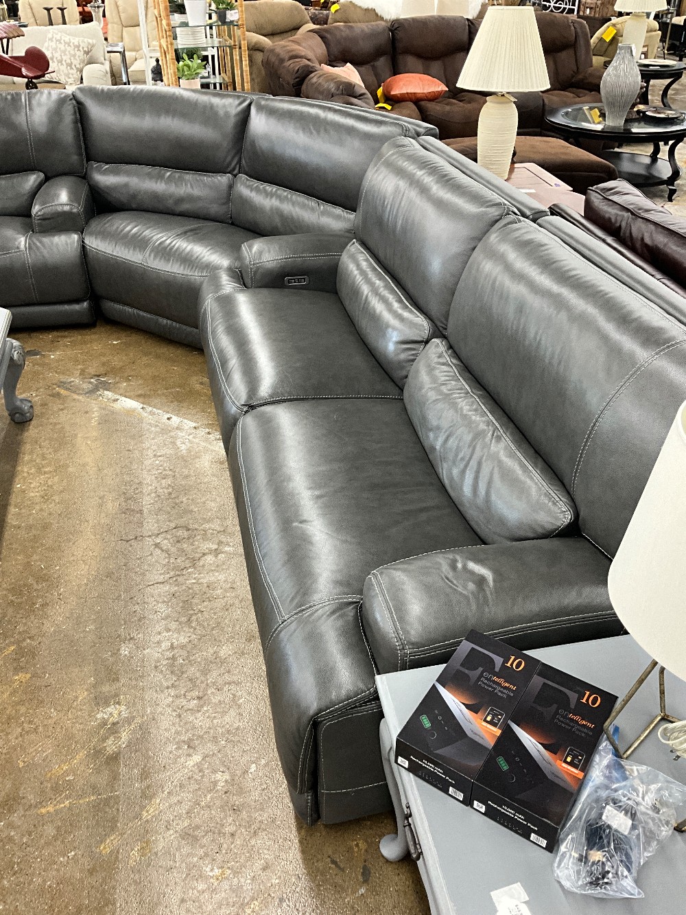 Wylder Leather Power Reclining Sectional w Power Headrest