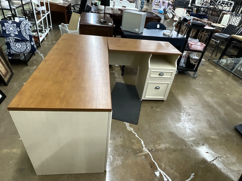 L-Shape Desk