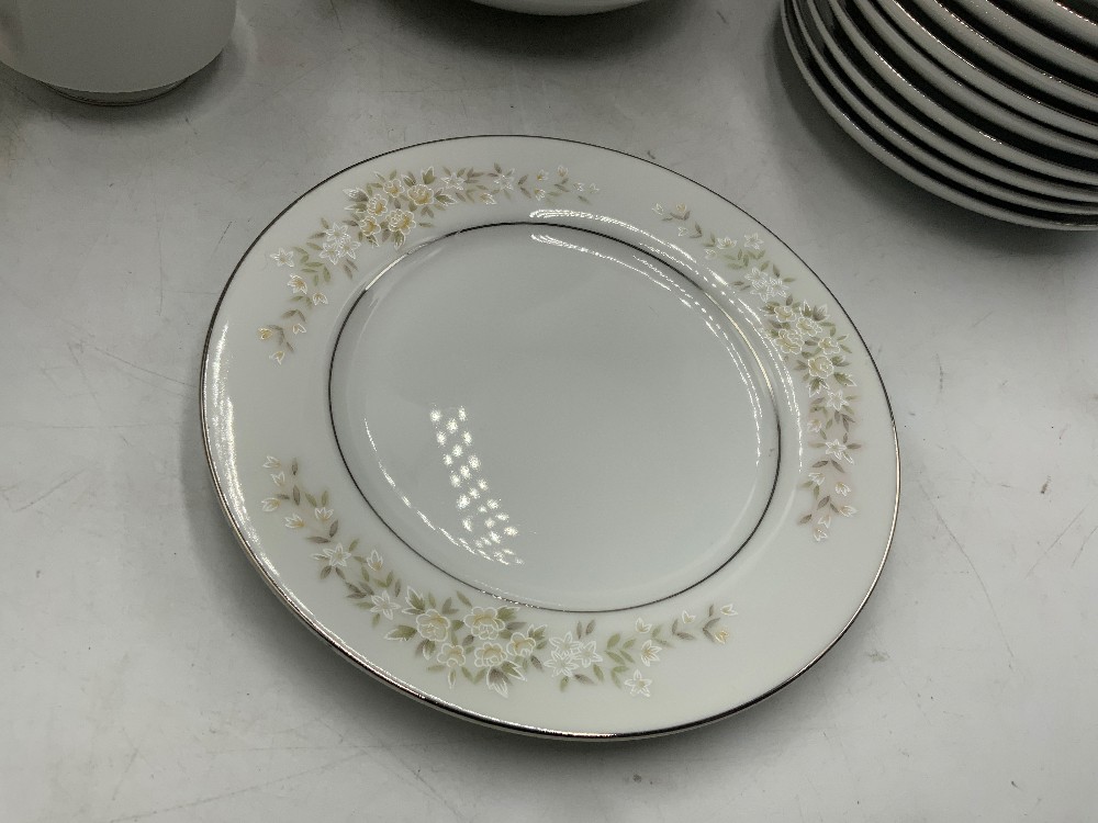 Lady Carolyn China 60 pc Set