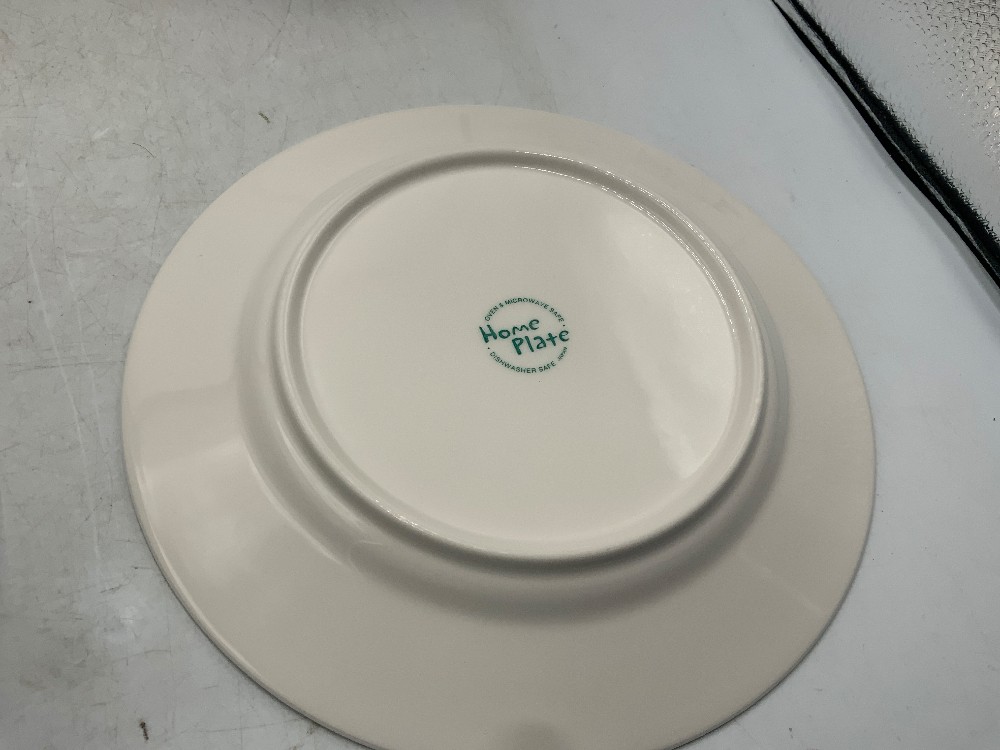 Lg Green Dinner Plates, Salad Plates & Bowls - Set of 16