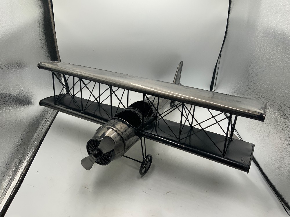 Lg Metal Airplane