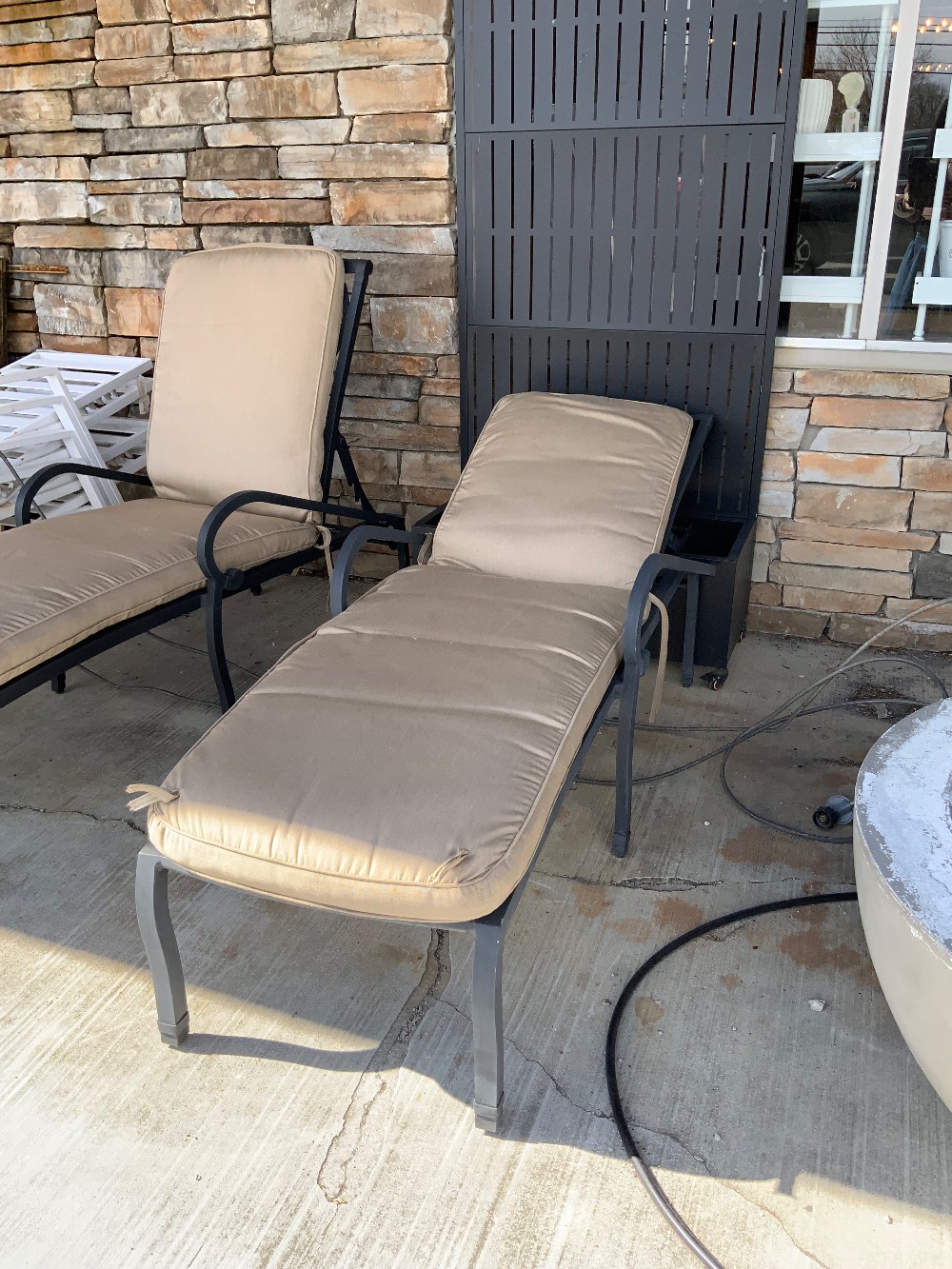 Outdoor Metal Lounge Chair w/ Tan Cushion