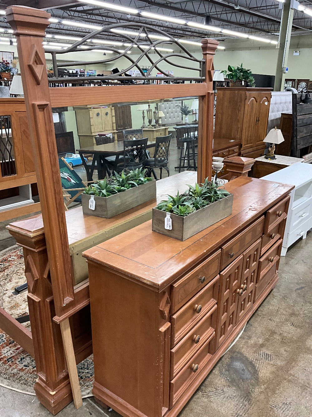 Light Wood Dresser w Mirror