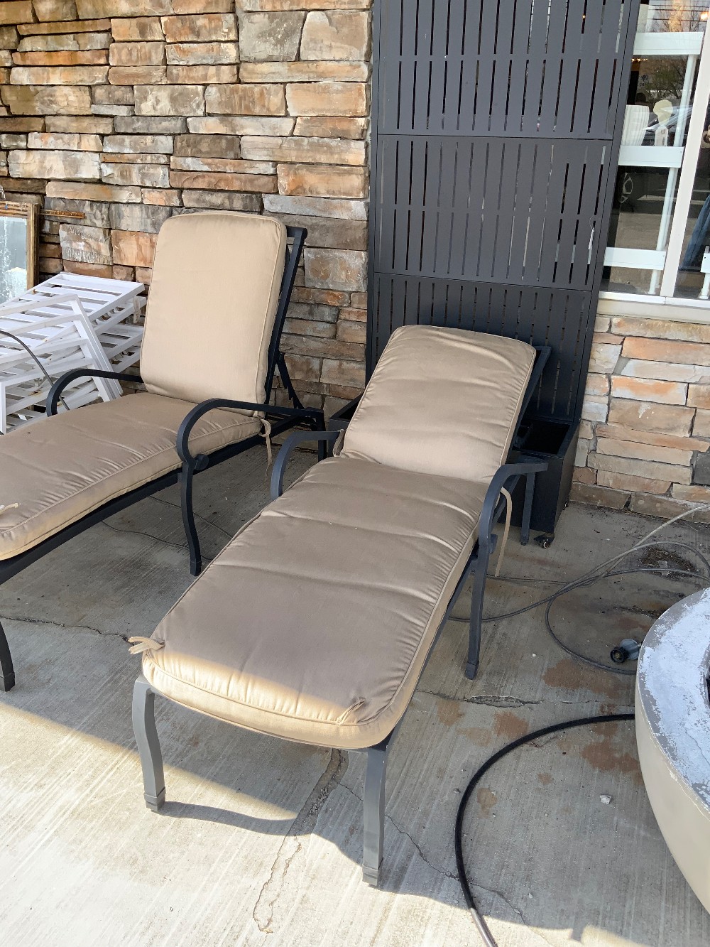 Outdoor Metal Lounge Chair w/ Tan Cushion