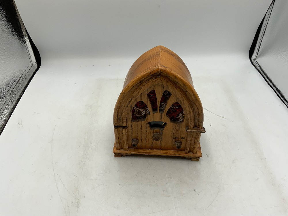 Enesco Vintage Music Box Radio