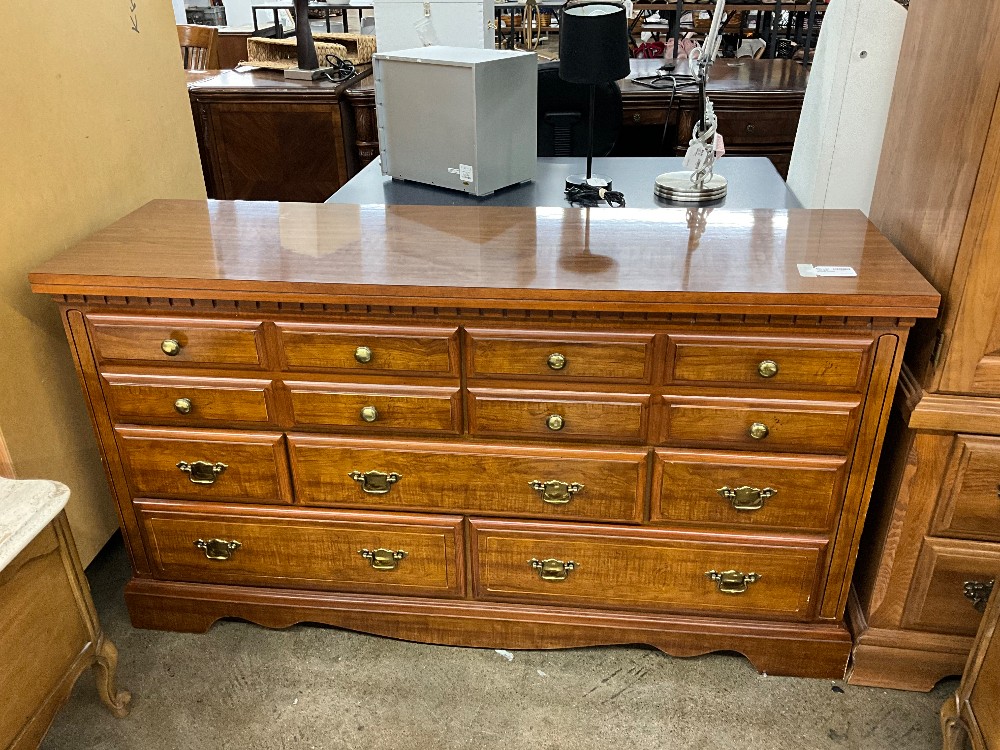 Broyhill Dresser