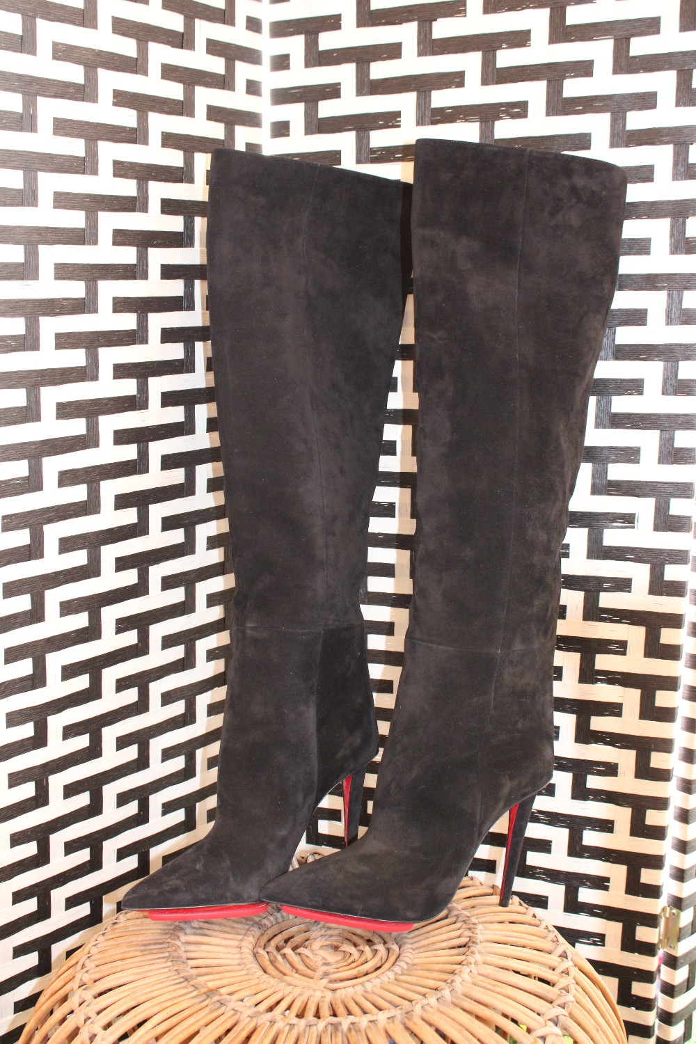 Christian Louboutin Astrilarge Botta Black Velours sz 40