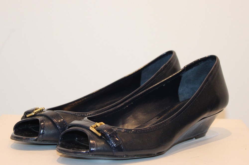 Lauren Ralph Lauren Navy Blue Open Toe Low Wedge (Sz 7.5)
