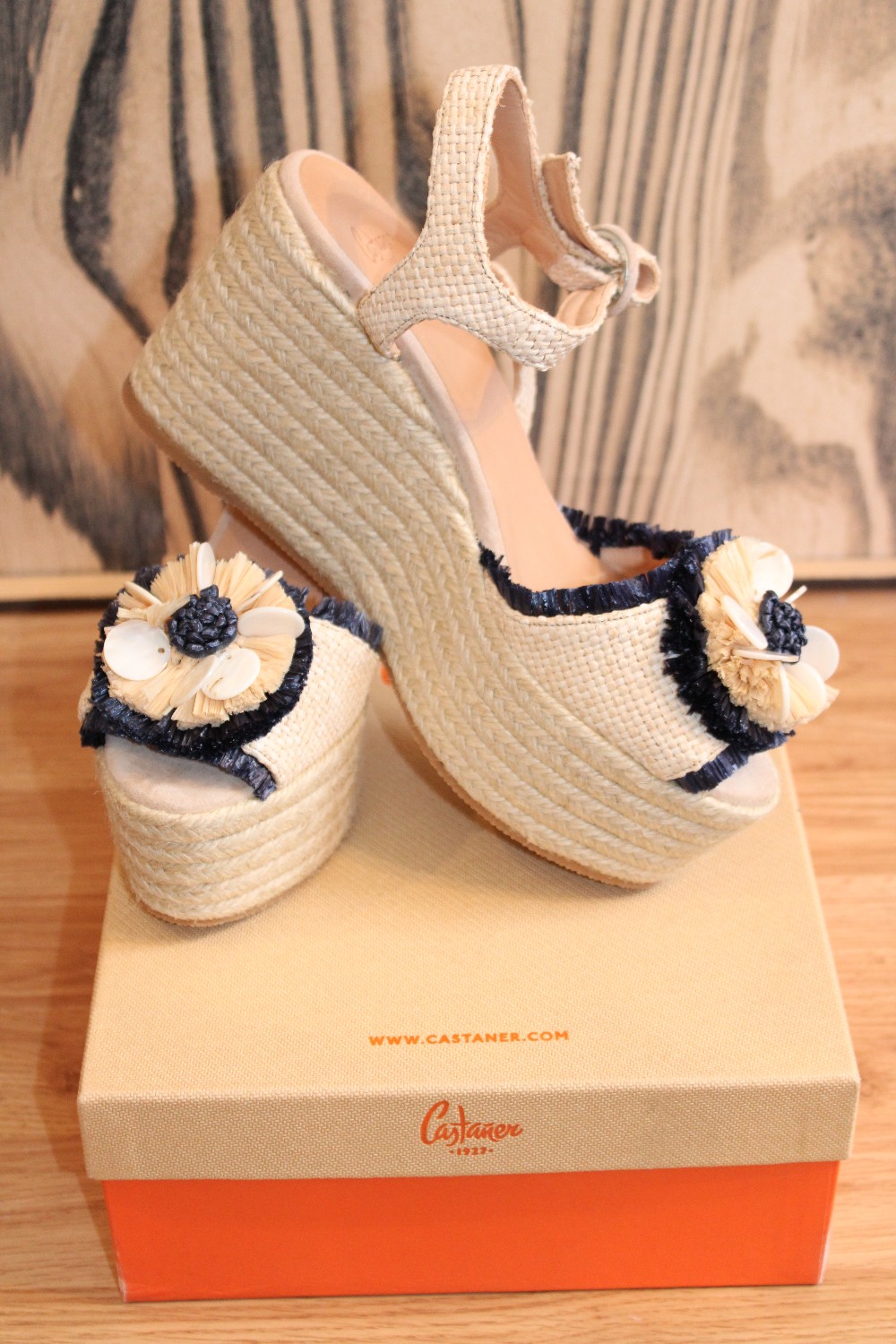 Castaner Canvas Wedge w Floral Detail Sz 10