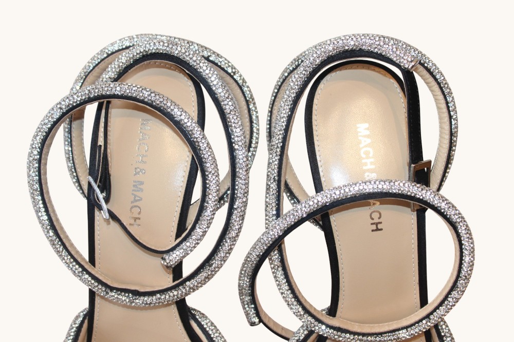 Mach & Mach Double Crystal Bow Pointed Pump sz 9