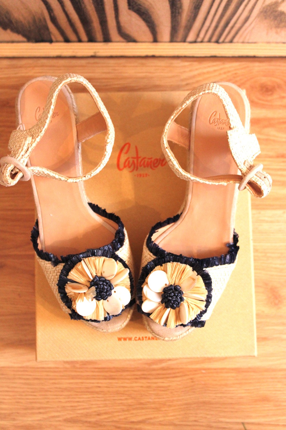 Castaner Canvas Wedge w Floral Detail Sz 10