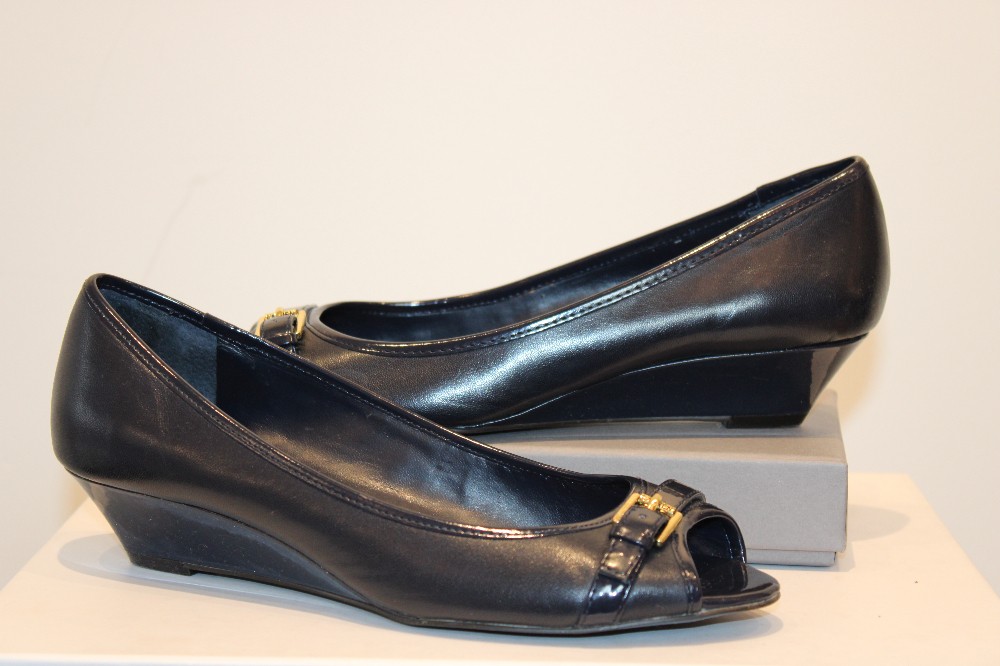 Lauren Ralph Lauren Navy Blue Open Toe Low Wedge (Sz 7.5)