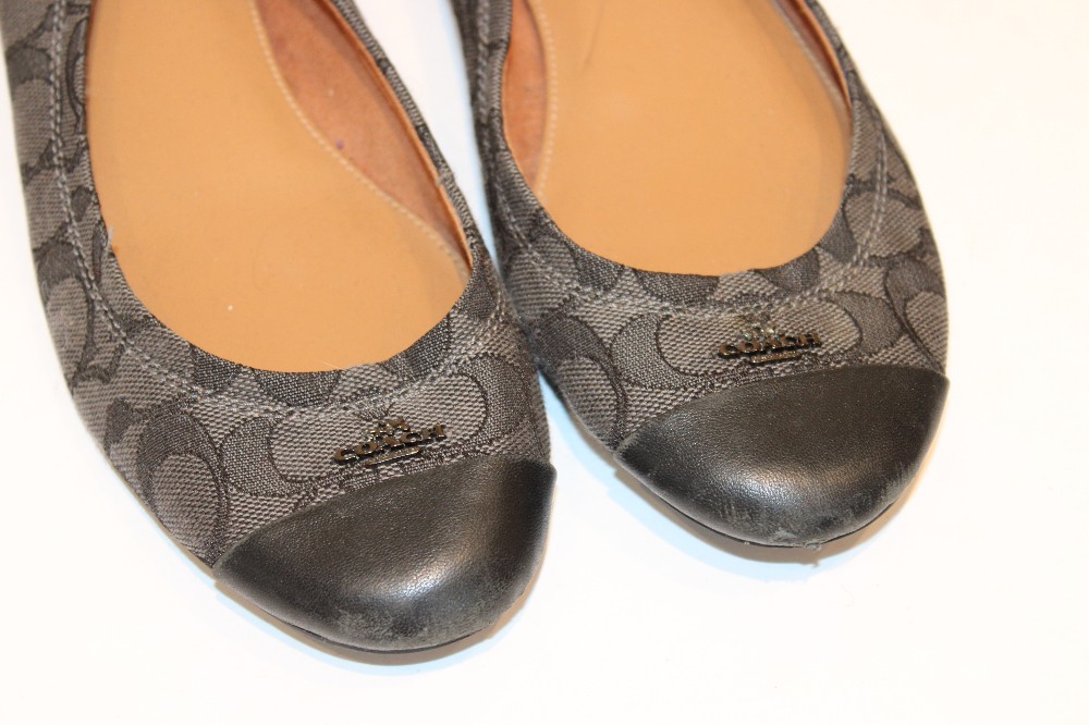 Coach Black Signature Logo Flats (Sz 9)