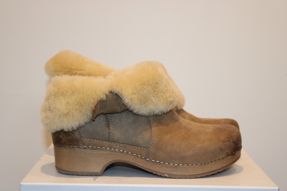 Dansko Bessie Taupe Shearling Lined Clog sz 39