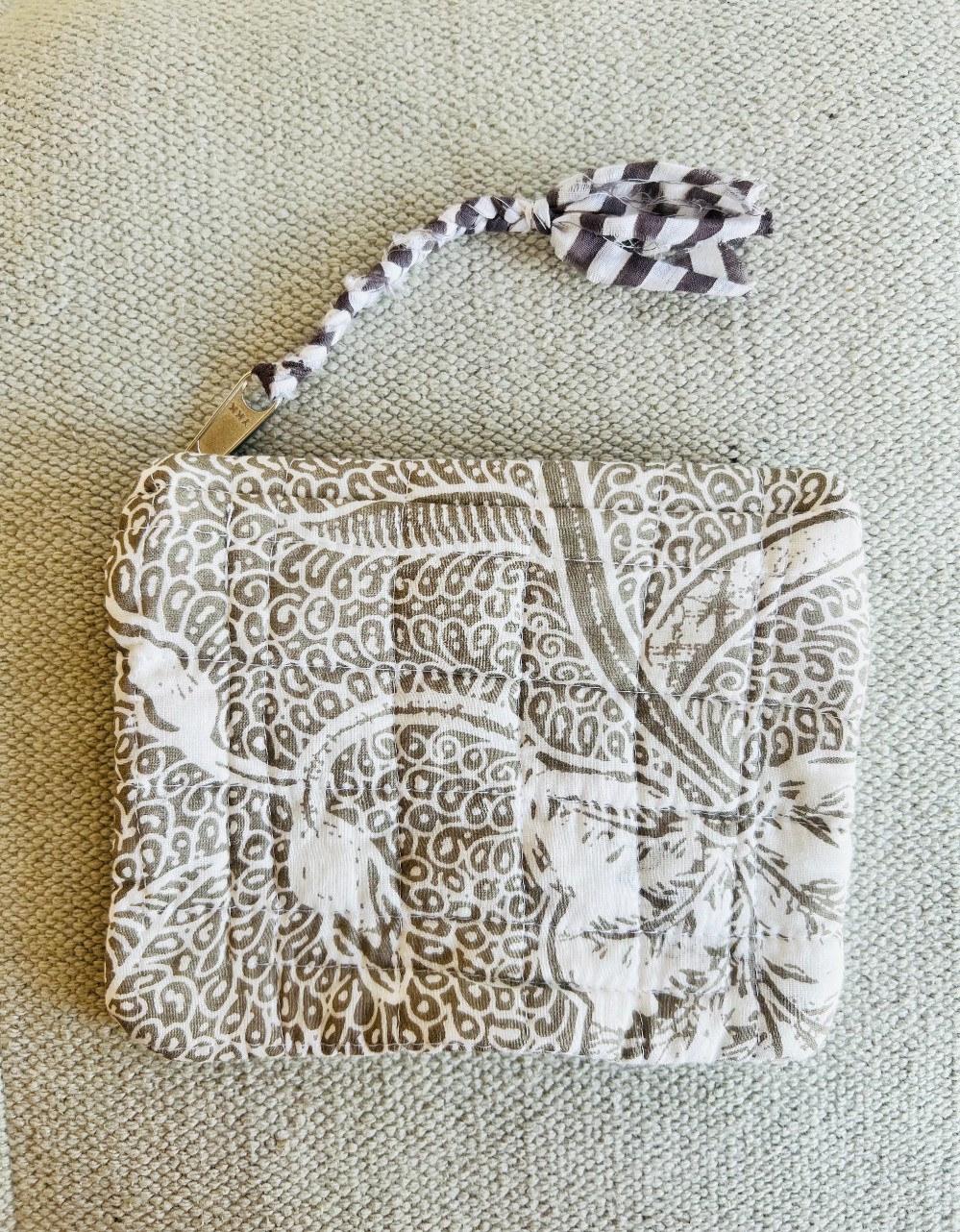 Quilted Pouch - Gray Swirl