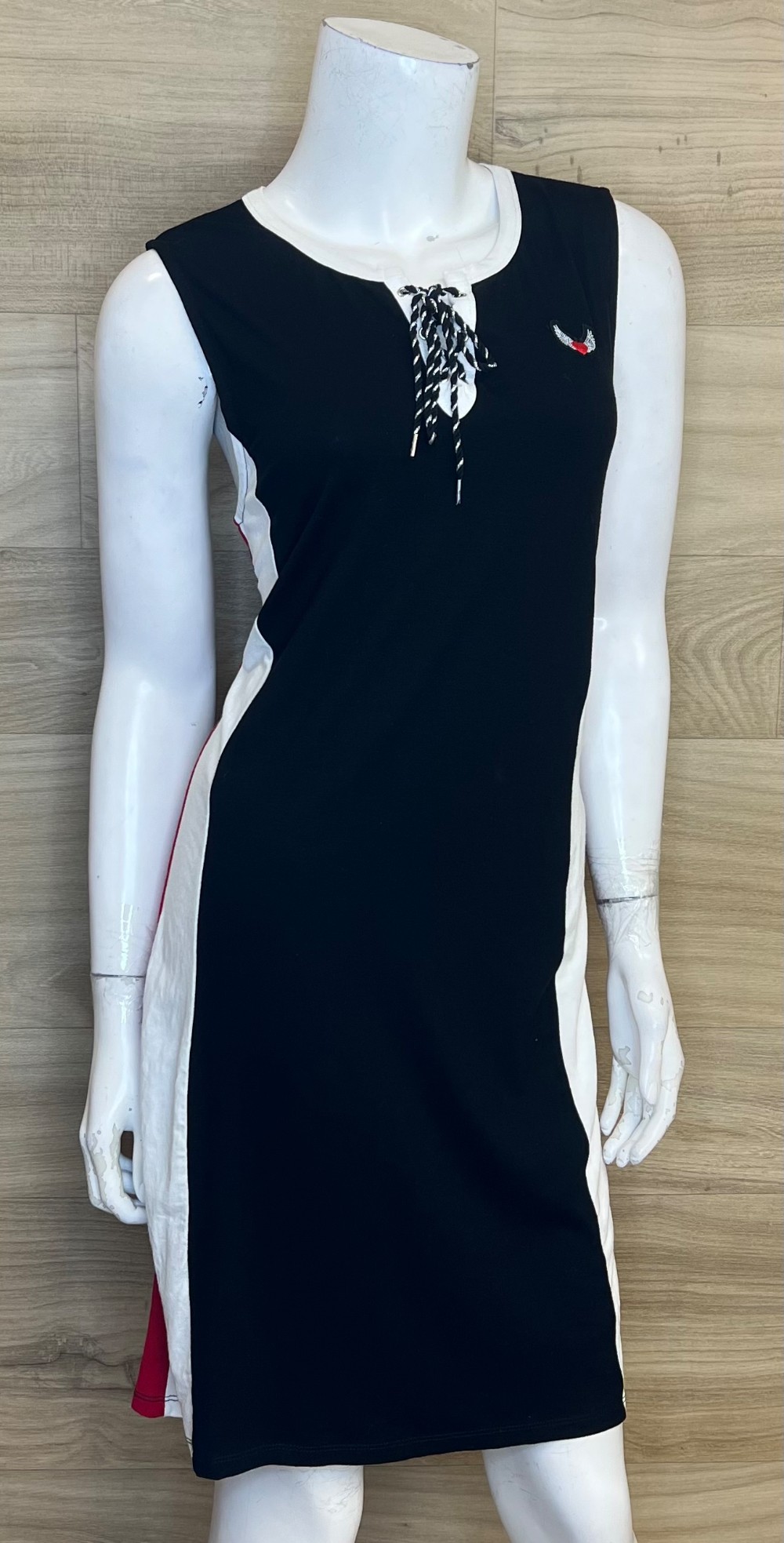 Robe Tricotto (M) Noire, Blanche et Rouge Coeur Brodé