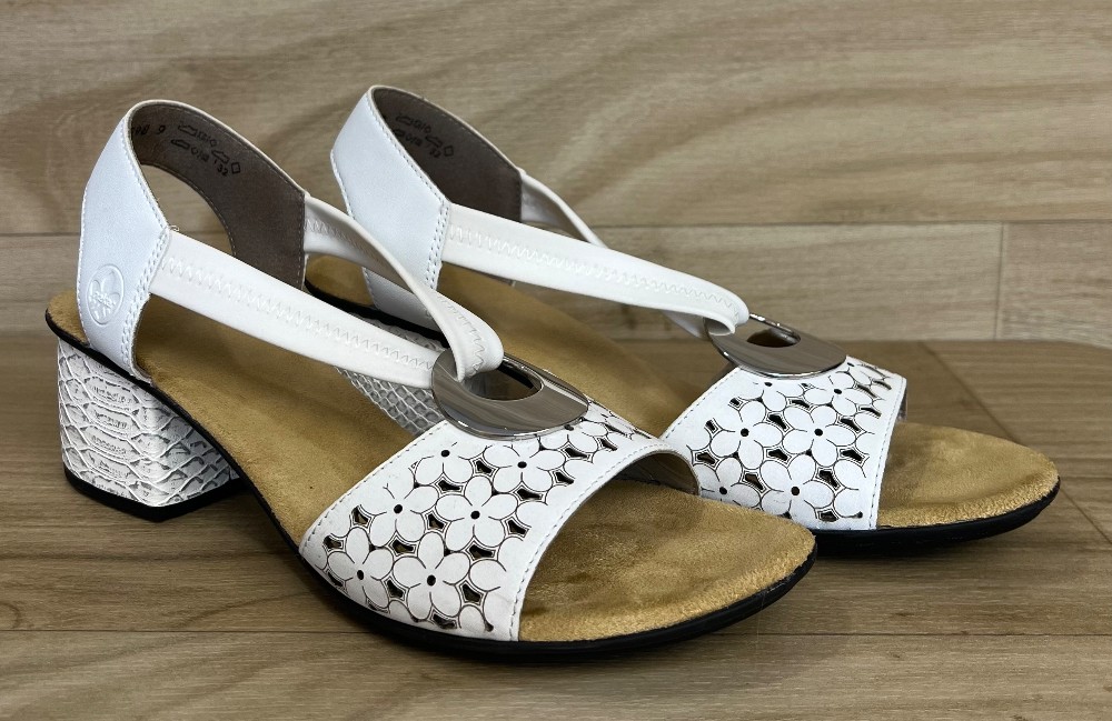 Sandales Rieker (9.5) Blanc et Argent Fleurs