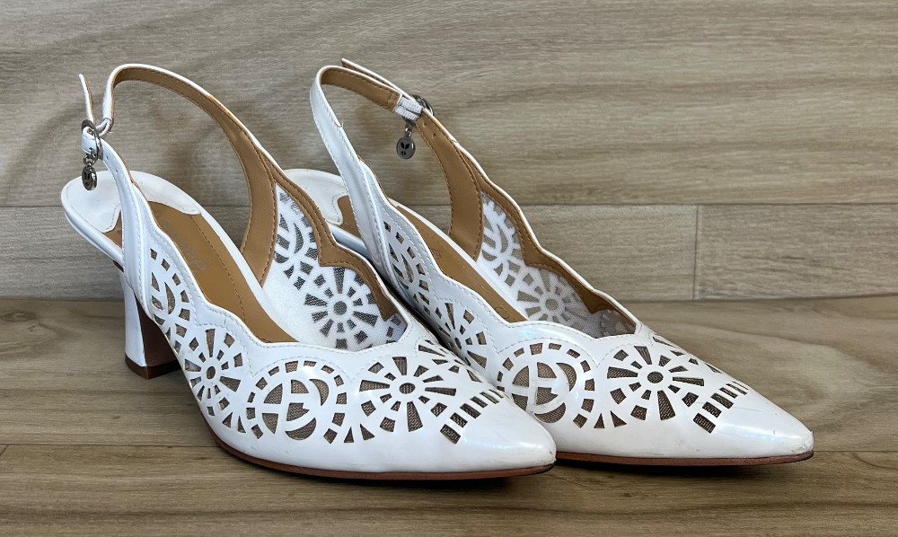 Chaussures J. Renée (7) blanches