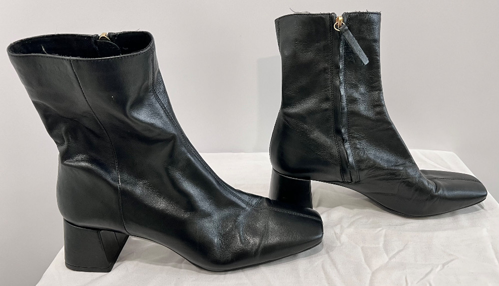 Bottes ZARA (39/8.5) noires (cuir)