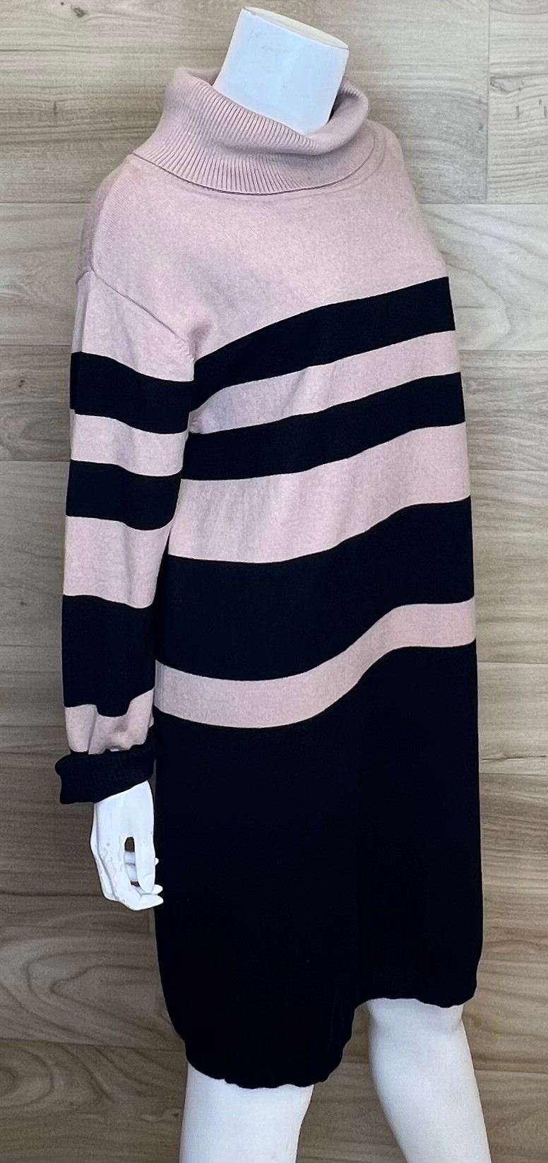 Robe Bolide (L) rayée noir et brun (avec col roulé)