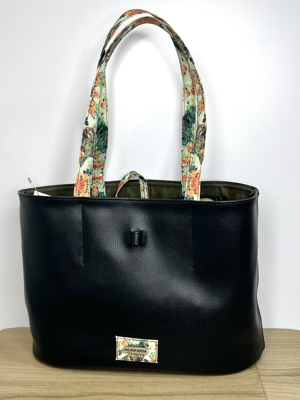 Sac à main Ana Maria noir et fleurs