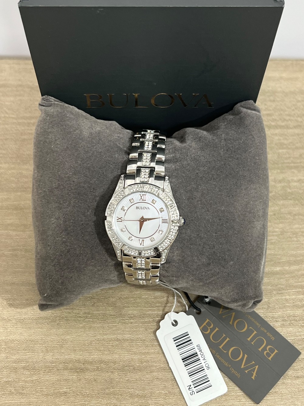 Montre Bulova Modèle Crystal 96L116