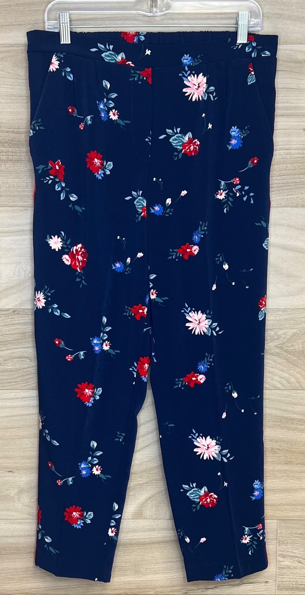Pantalon Reitmans (M/10) bleu marin avec fleurs