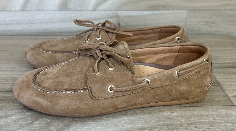 Chaussures Aritzia (7.5) Brune Suede (Cordon 3 Couleurs)Sperry