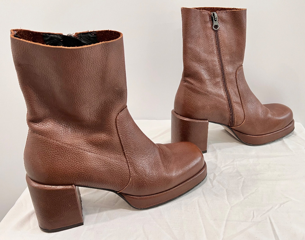 Bottes L'Intervalle (39/8.5) brunes foncées (cuir)