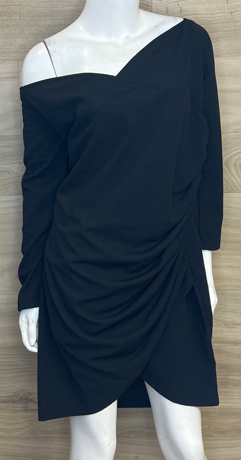 Robe Shein (3XL) Noire Cache Coeur